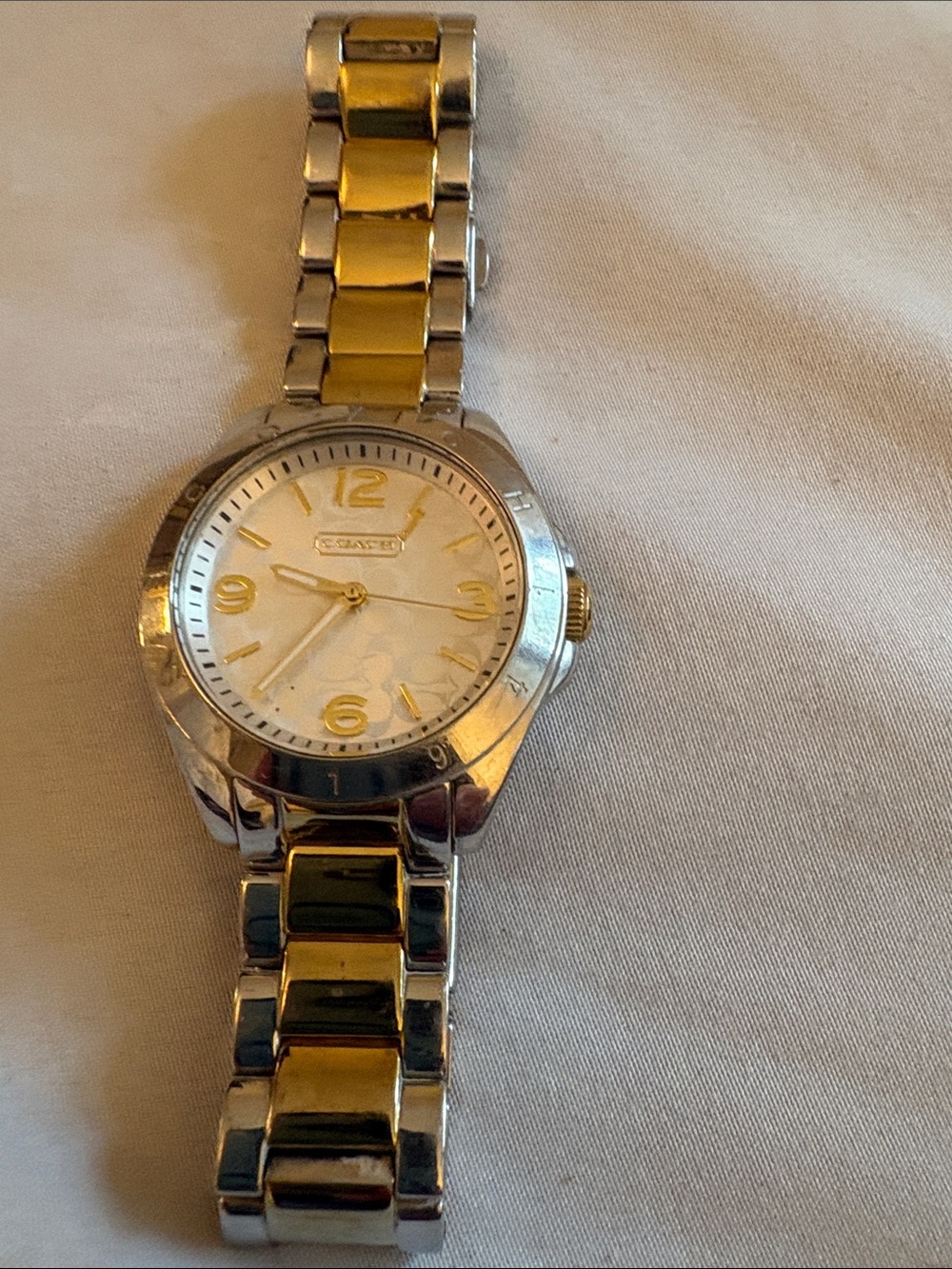 Watch face with brand pattern - Picture 2 of 2